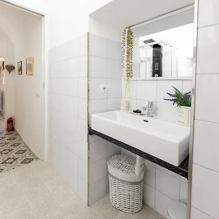 Menotti House Apartment